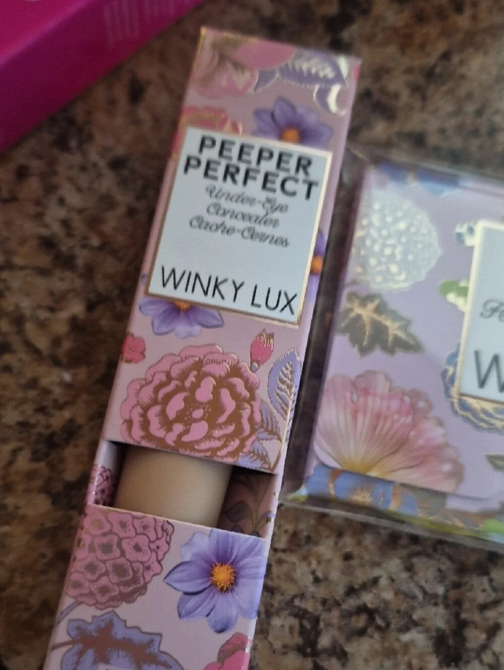 WINKY LUX Floral Rose Tea Blotting Sheets & Peeper Perfect Concealer - Pink
